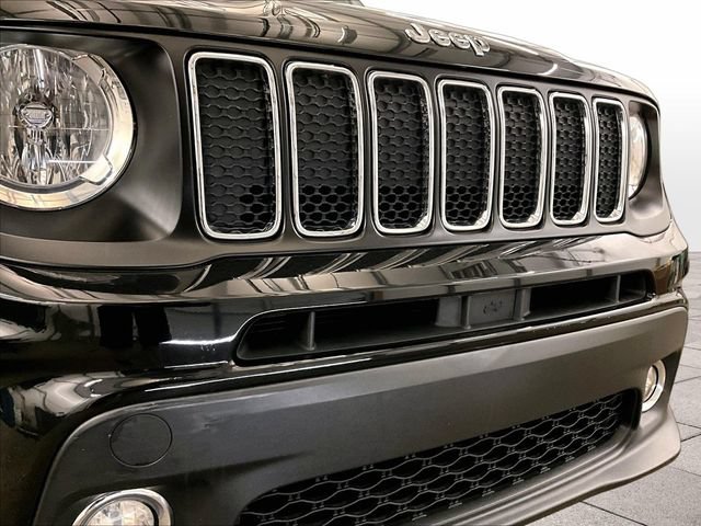 Used 2020 Jeep Renegade Latitude w/ Cold Weather Group AWD/4WD image 29