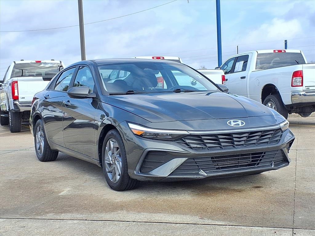 Used 2024 Hyundai Elantra SEL image 7