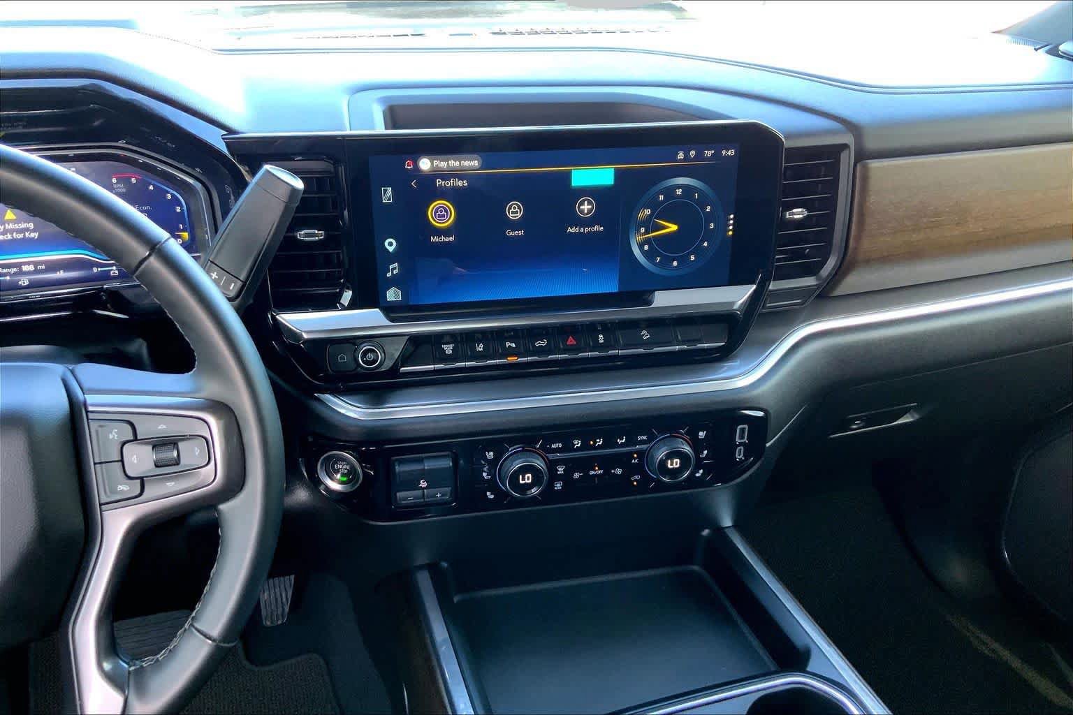 Used 2025 Chevrolet Silverado 2500 High Country w/ Midnight Edition AWD/4WD image 7