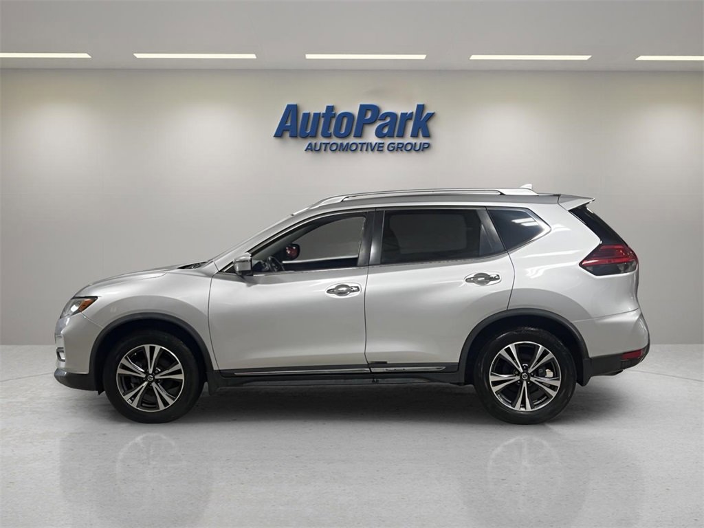 Used 2017 Nissan Rogue SL image 2