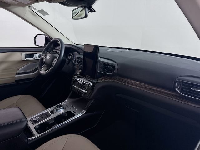 Certified 2023 Ford Explorer Limited w/ Limited Technology Package image 32