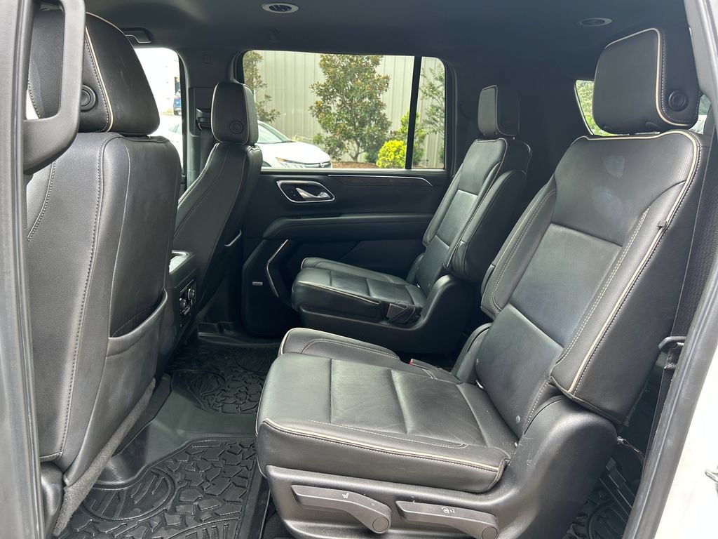 Used 2022 Chevrolet Suburban Premier RWD image 13