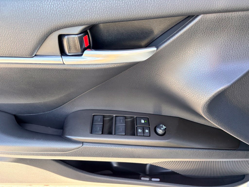 Used 2024 Toyota Camry SE FWD image 19