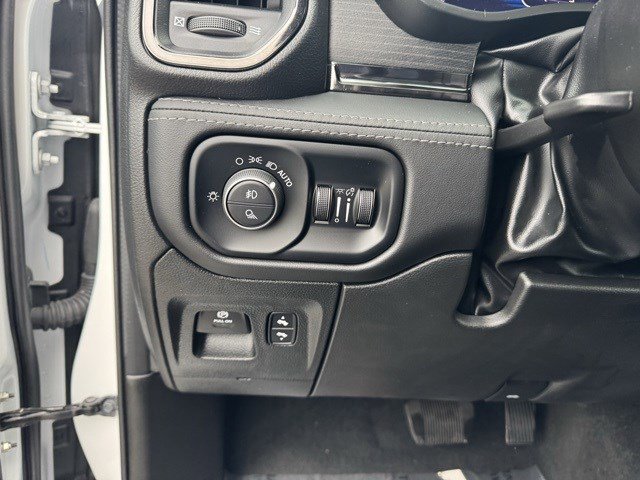Used 2024 RAM 1500 Limited w/ Trailer Tow Group image 15