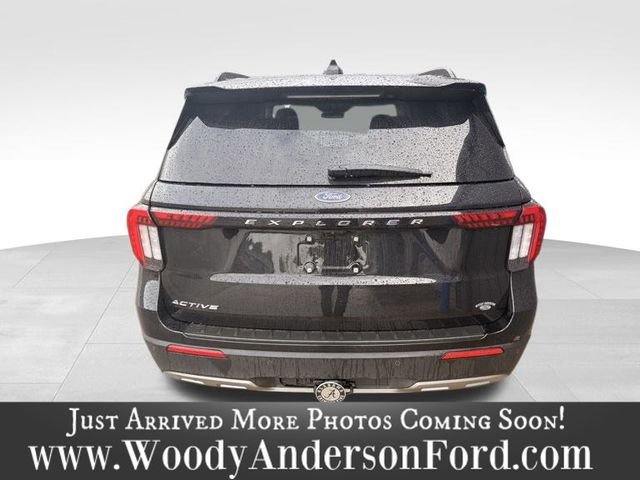 Certified 2025 Ford Explorer Active w/ Active Comfort Package RWD image 5