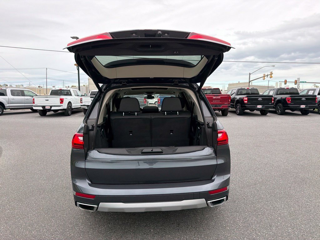 Used 2022 BMW X7 xDrive40i w/ Premium Package AWD/4WD image 15