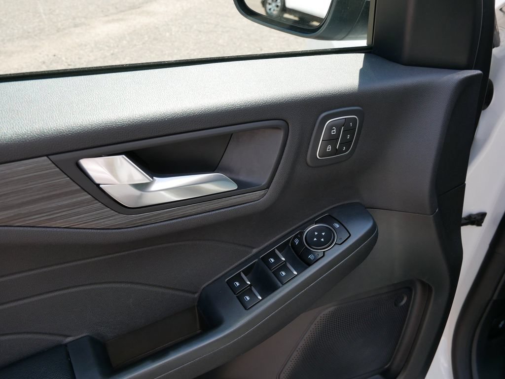 Certified 2023 Ford Escape Platinum AWD/4WD image 15
