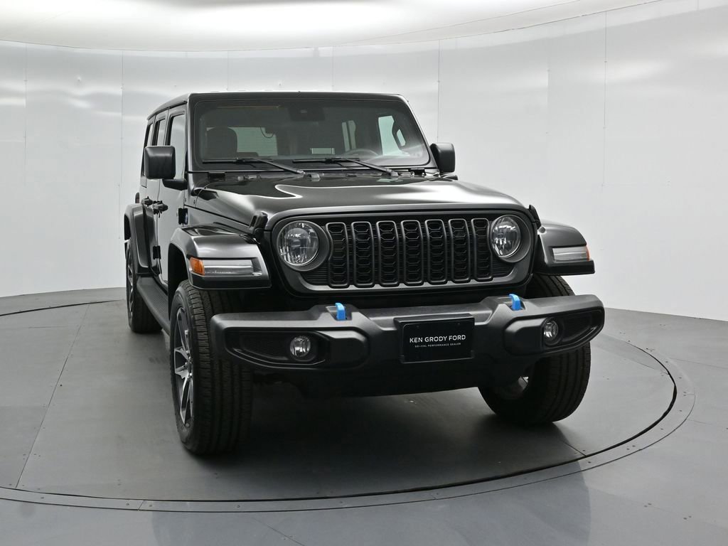 Used 2024 Jeep Wrangler Unlimited image 6