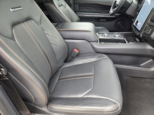 Certified 2024 Ford Expedition Platinum image 12