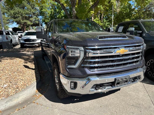 Used 2024 Chevrolet Silverado 2500 LTZ w/ LTZ Convenience Package AWD/4WD image 4