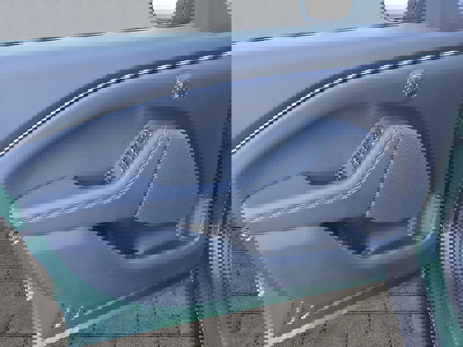 Certified 2025 Ford Mustang Mach-E Select w/ Comfort Package Lite image 10