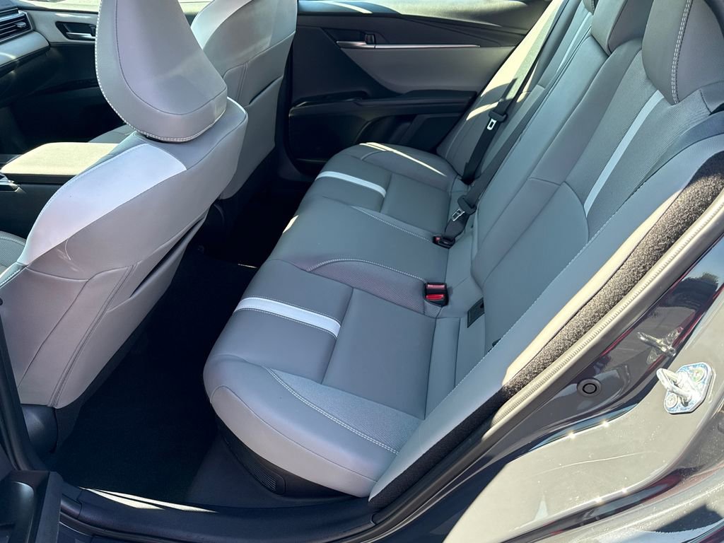 Used 2025 Toyota Camry SE image 20