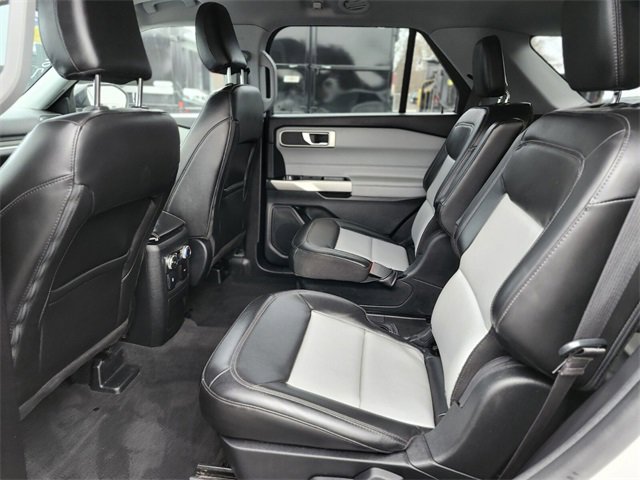 Certified 2022 Ford Explorer XLT w/ Equipment Group 202A image 16