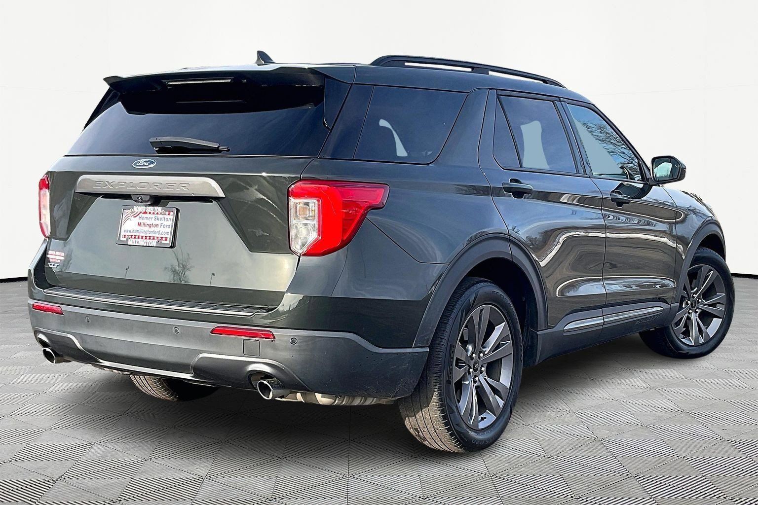 Certified 2022 Ford Explorer XLT w/ Equipment Group 202A image 11