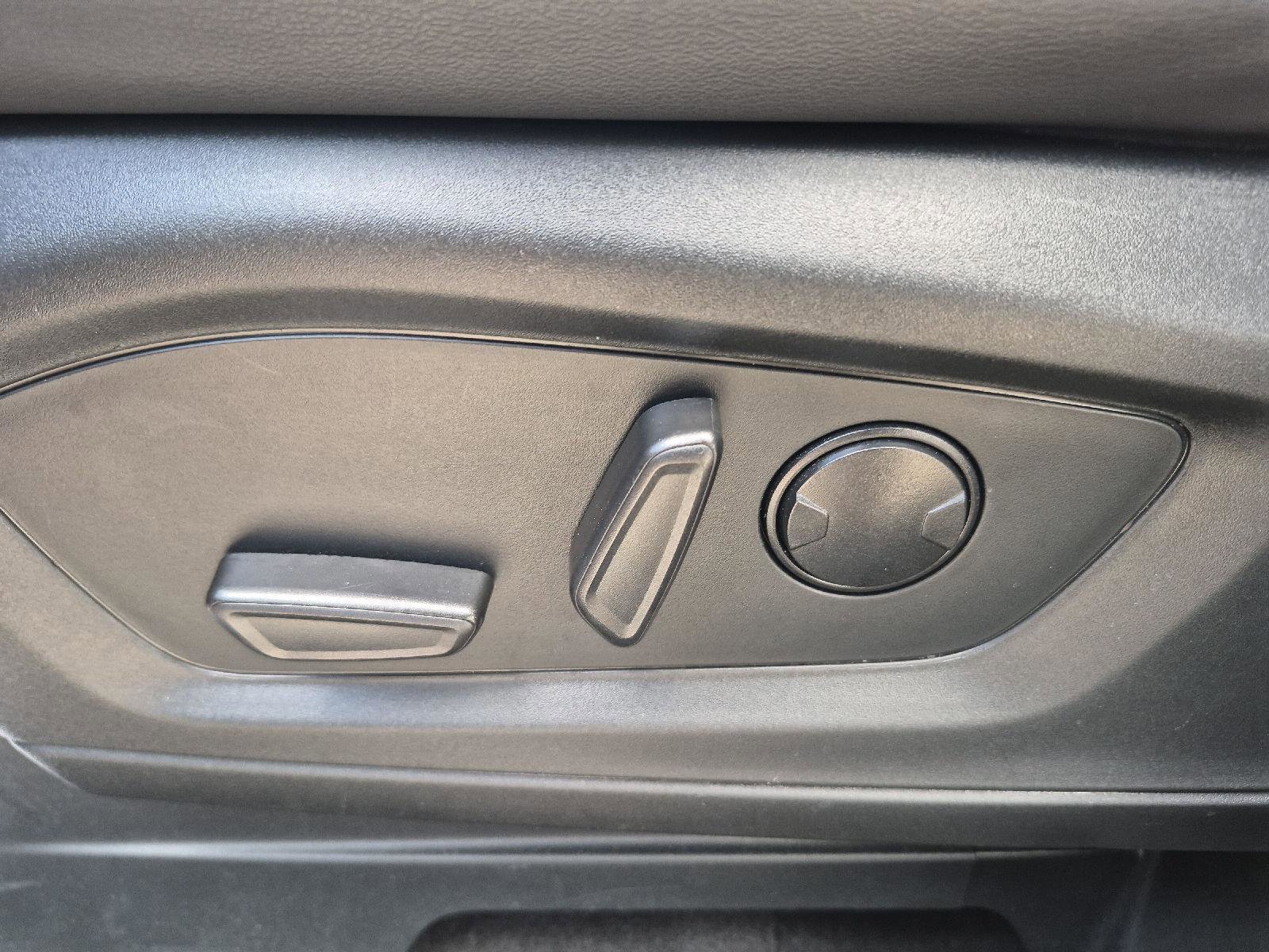 Certified 2023 Ford Explorer XLT w/ Equipment Group 202A image 15