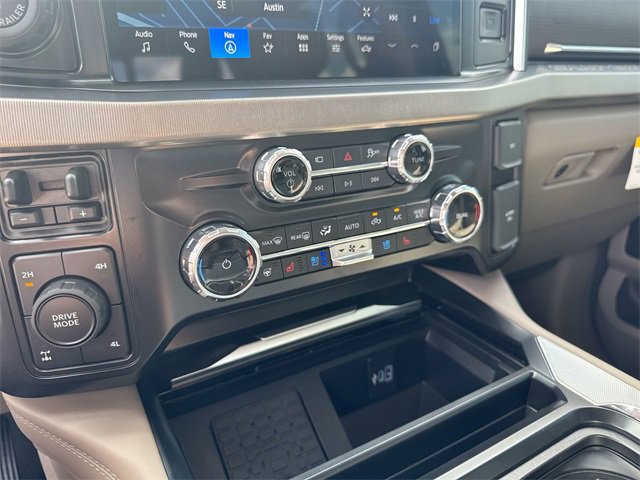 Certified 2026 Ford F250 Platinum w/ Platinum Plus Package image 22