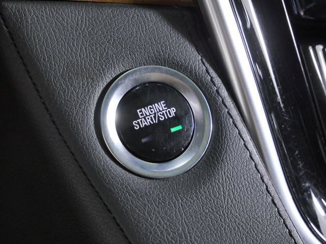 Used 2020 Cadillac Escalade Luxury w/ Escalade Sport Edition AWD/4WD image 32