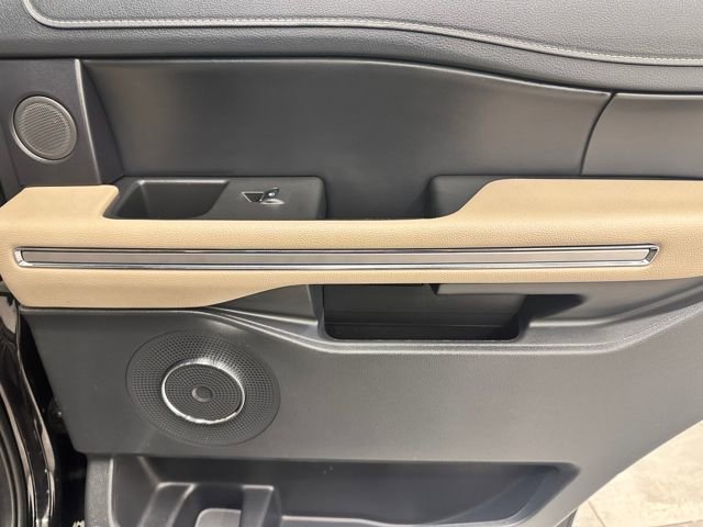 Certified 2024 Ford Expedition Limited image 16