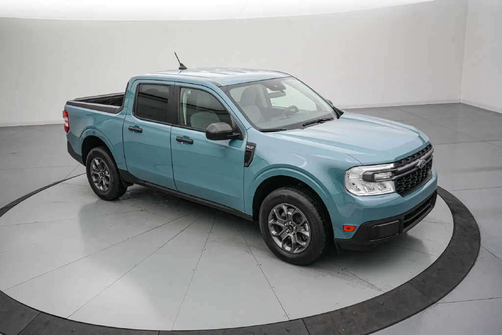 Certified 2023 Ford Maverick XLT FWD image 2