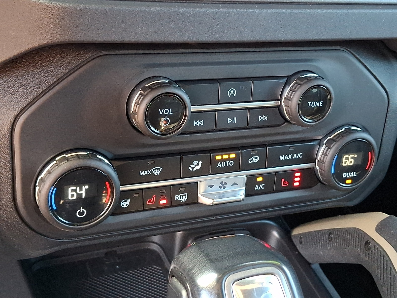 Certified 2025 Ford Bronco Badlands AWD/4WD image 16