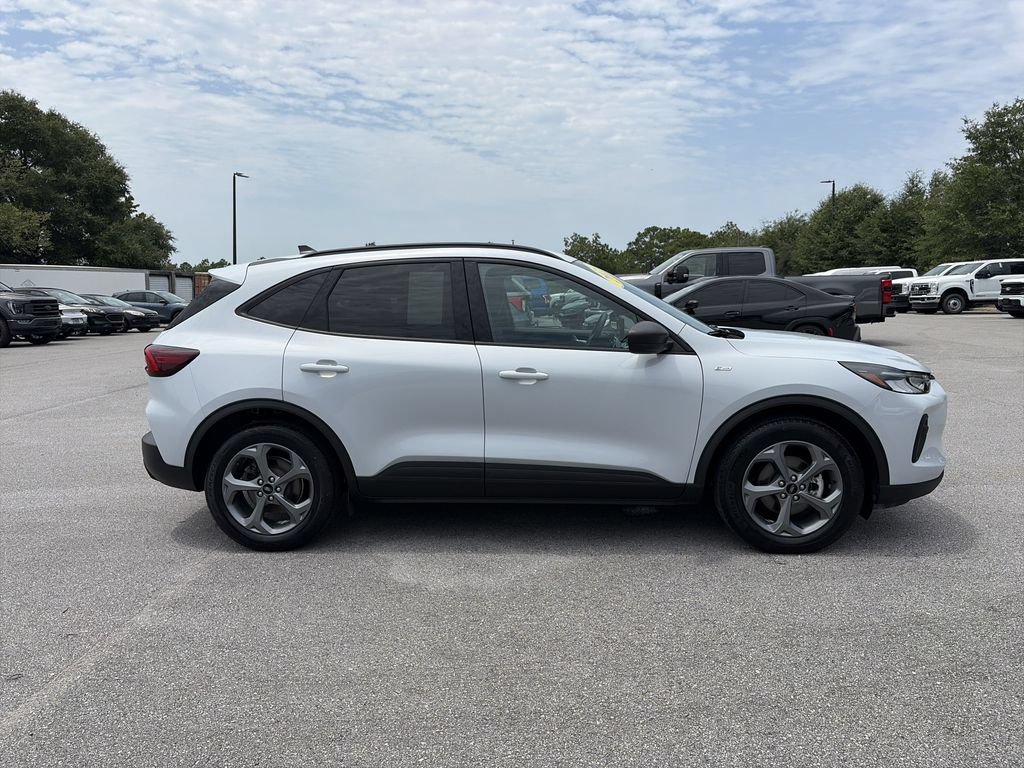 Certified 2025 Ford Escape ST-Line FWD image 8