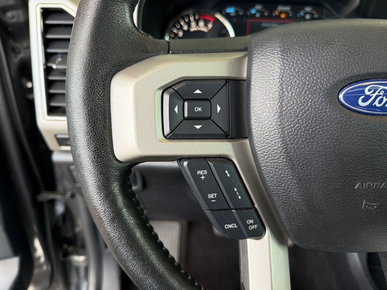 Certified 2019 Ford F150 Lariat w/ Equipment Group 502A Luxury AWD/4WD image 18