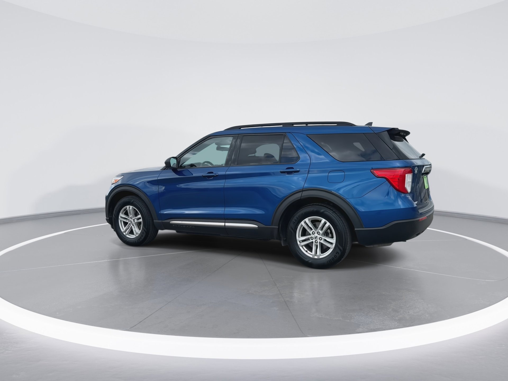 Certified 2021 Ford Explorer XLT image 6
