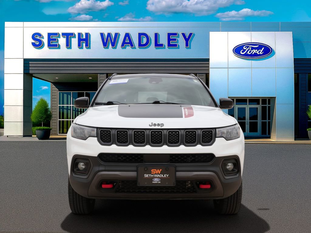 Used 2024 Jeep Compass Trailhawk image 4