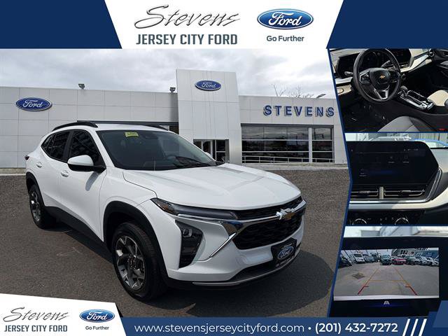 Used 2024 Chevrolet Trax LT w/ Driver Confidence Package FWD image 32