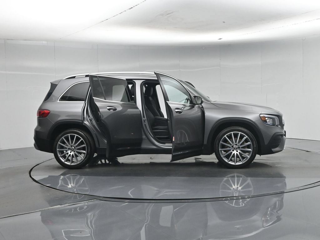 Used 2021 Mercedes-Benz GLB 250 image 4