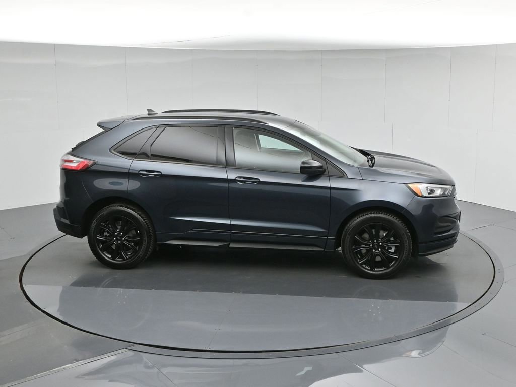 Certified 2022 Ford Edge SE w/ Black Appearance Package image 11