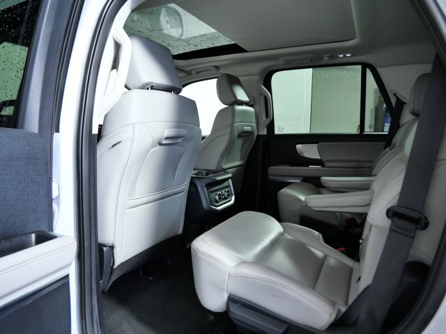 Certified 2025 Ford Expedition Active AWD/4WD image 13