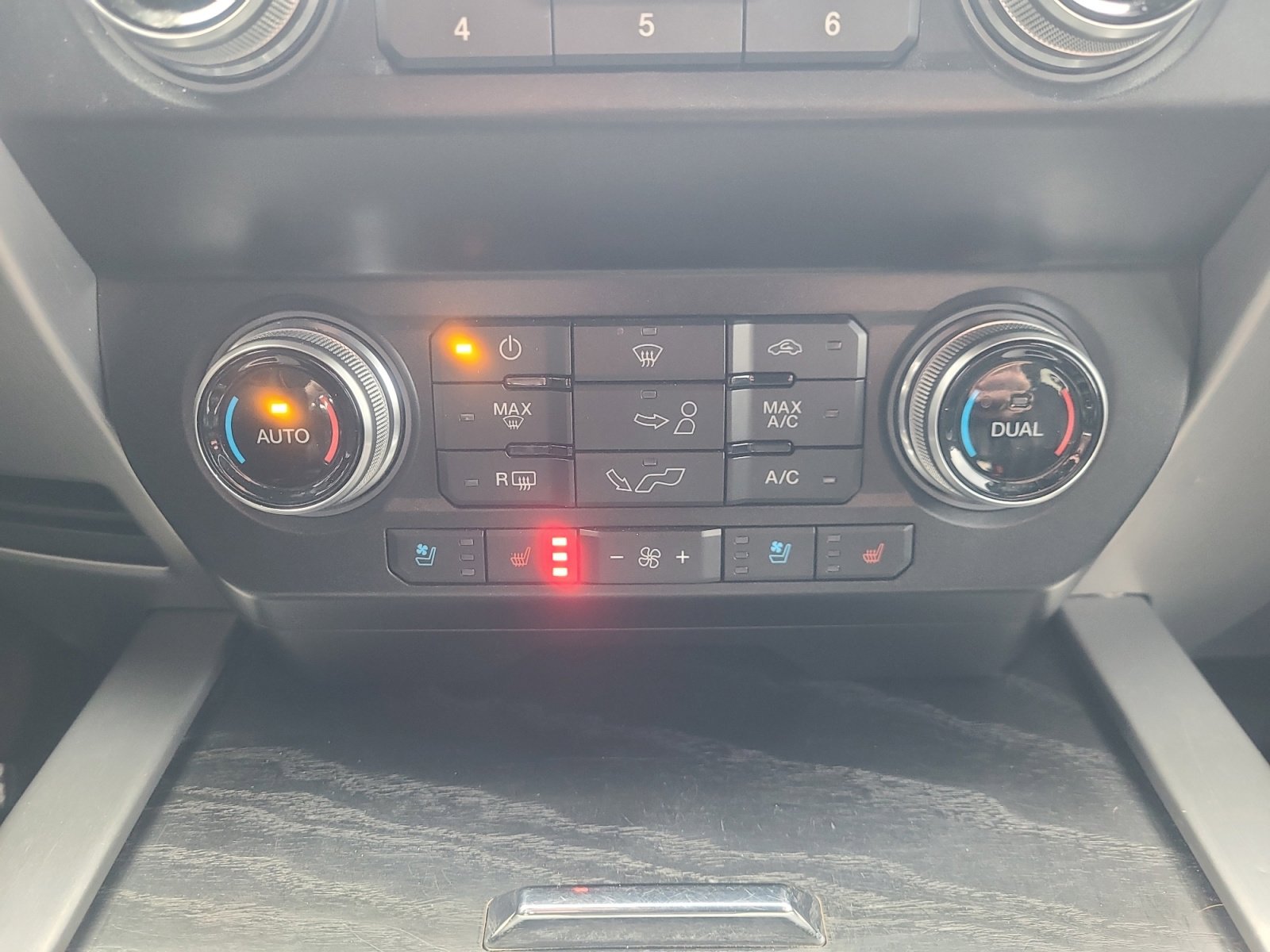 Certified 2020 Ford F150 Platinum image 31