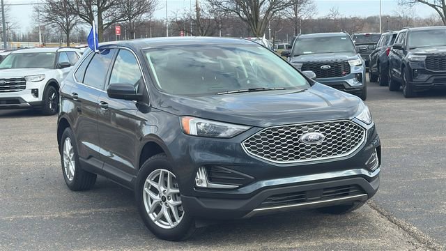 Certified 2023 Ford Edge SEL w/ Convenience Package image 2