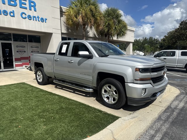 Used 2017 Chevrolet Silverado 1500 LT w/ All Star Edition AWD/4WD image 3