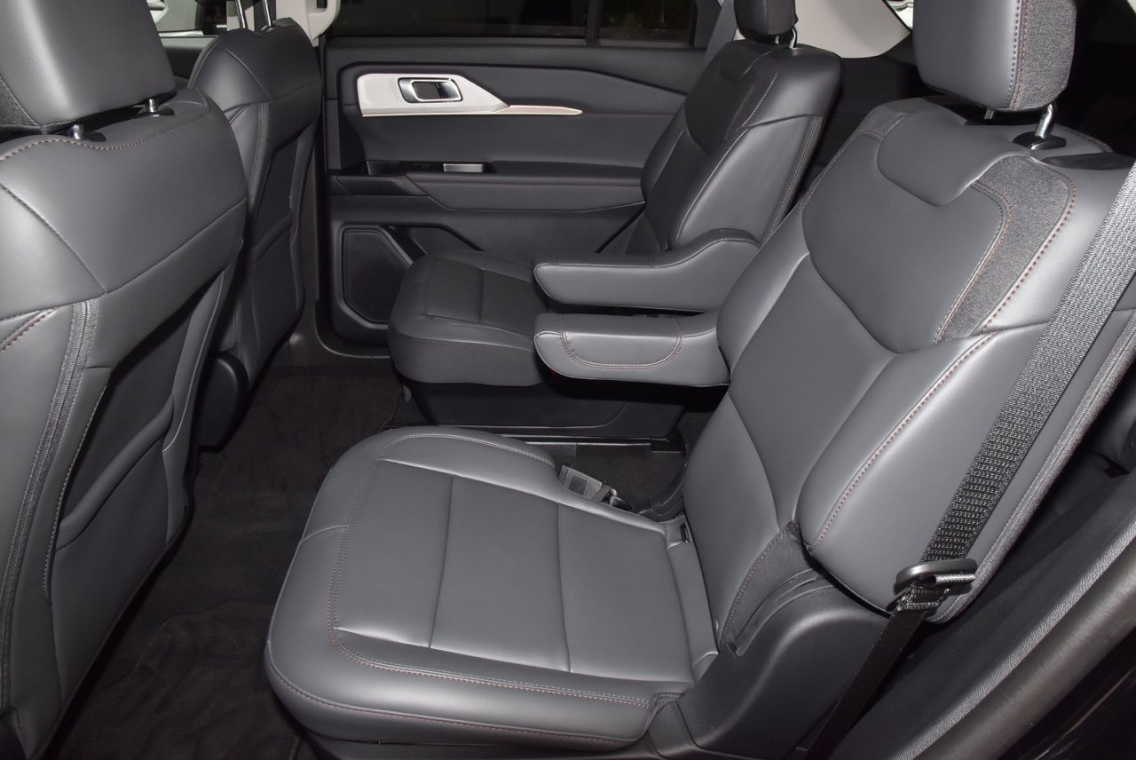 Certified 2025 Ford Explorer Active w/ Active Comfort Package RWD image 14