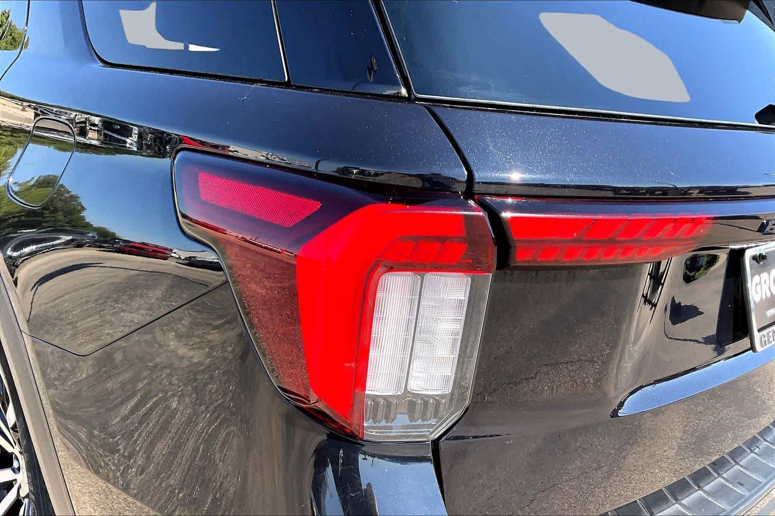Certified 2025 Ford Explorer ST-Line AWD/4WD image 28