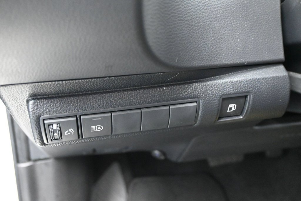 Used 2025 Toyota Corolla LE w/ Carpet Mat Package (TMS) FWD image 11