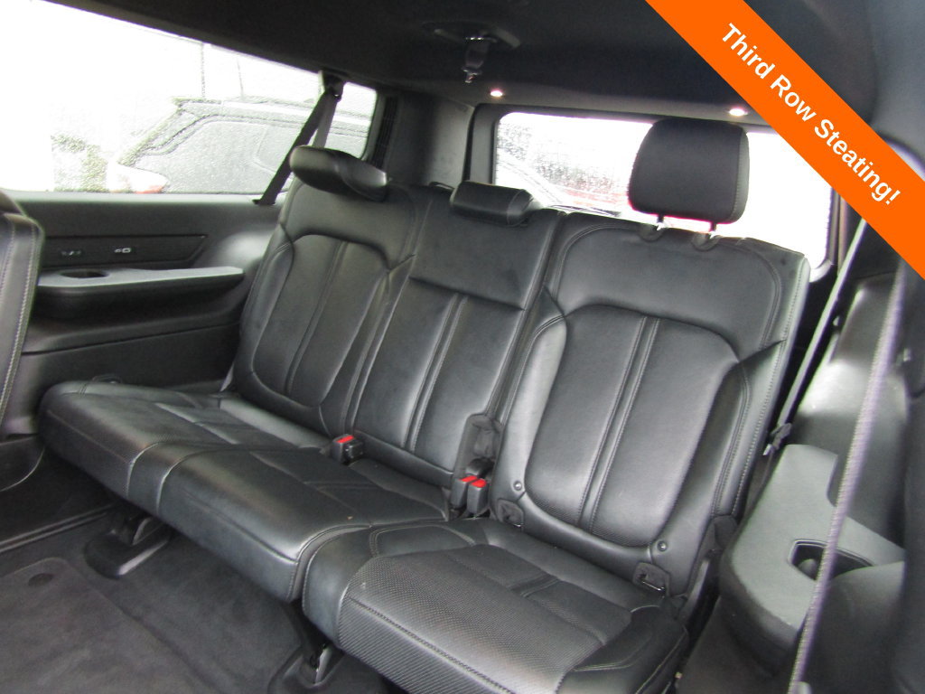 Used 2025 Jeep Wagoneer L Series II AWD/4WD image 22