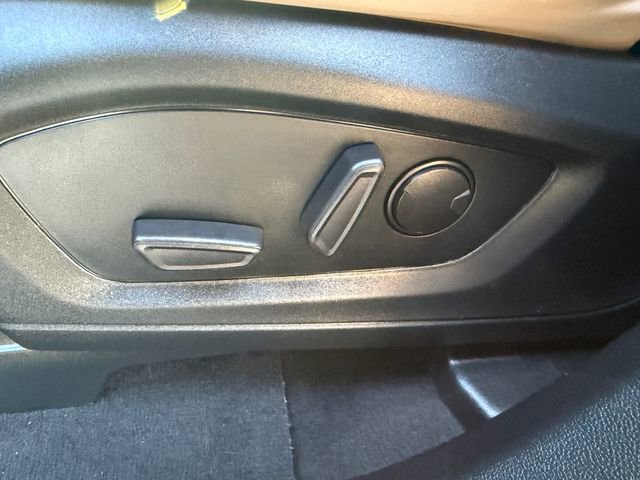 Certified 2022 Ford Explorer XLT w/ Equipment Group 202A image 20