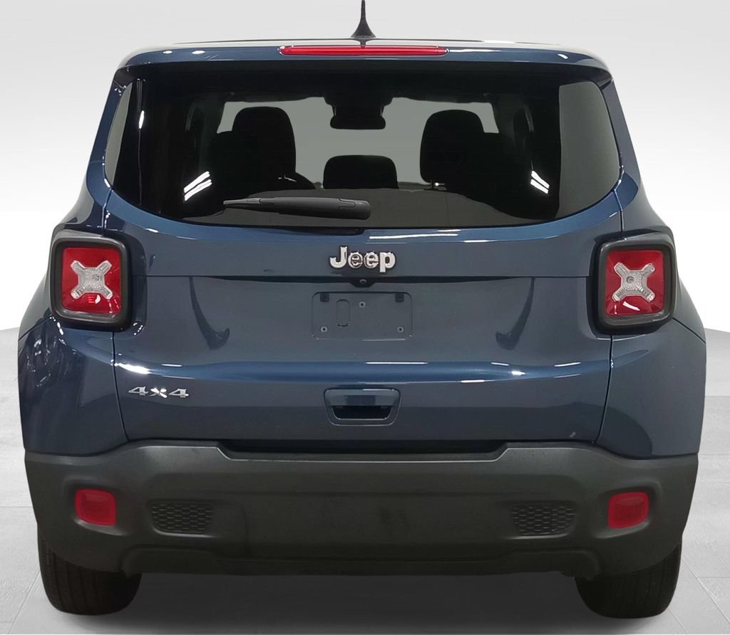 Used 2023 Jeep Renegade Latitude AWD/4WD image 4