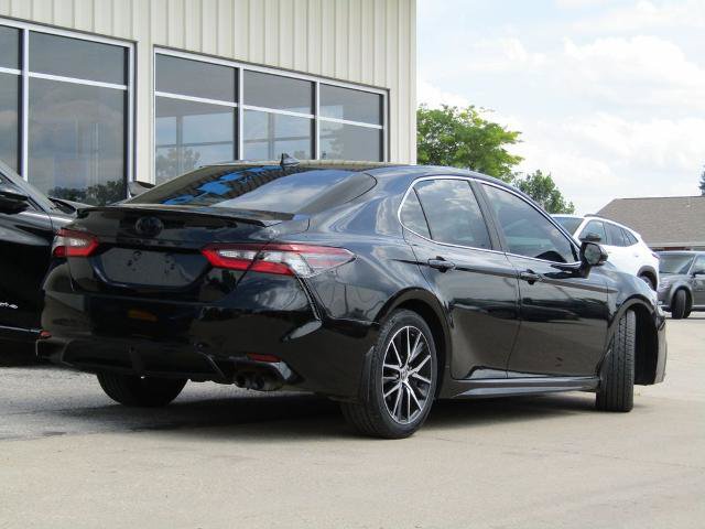 Used 2024 Toyota Camry SE FWD image 3