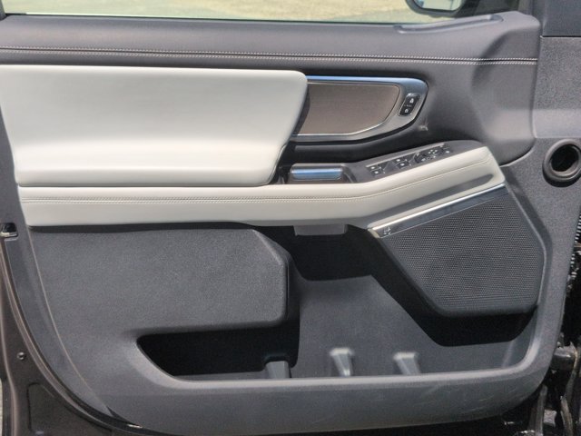 Certified 2025 Ford Expedition Platinum w/ Driver's Package AWD/4WD image 13