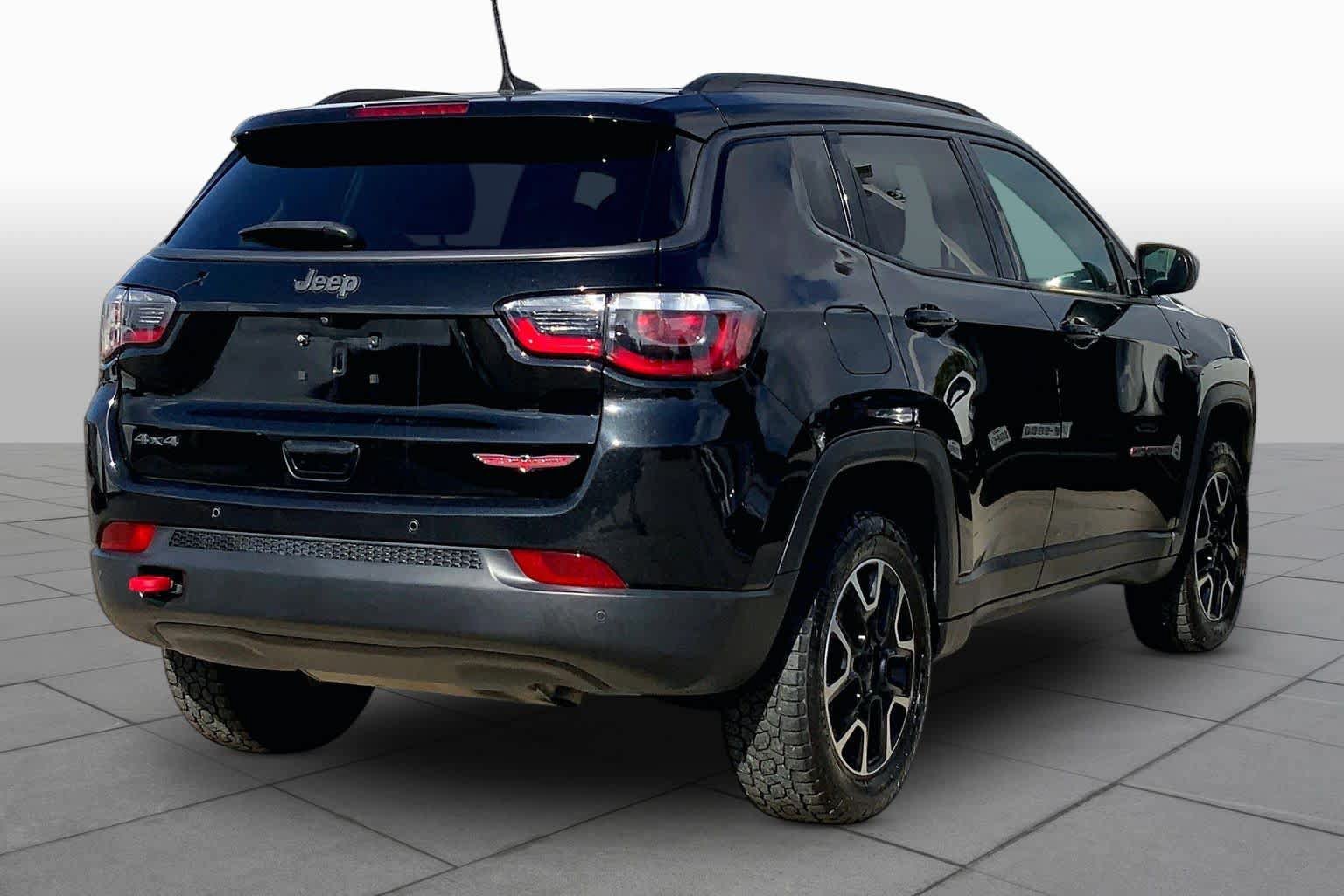Used 2021 Jeep Compass Trailhawk AWD/4WD image 13