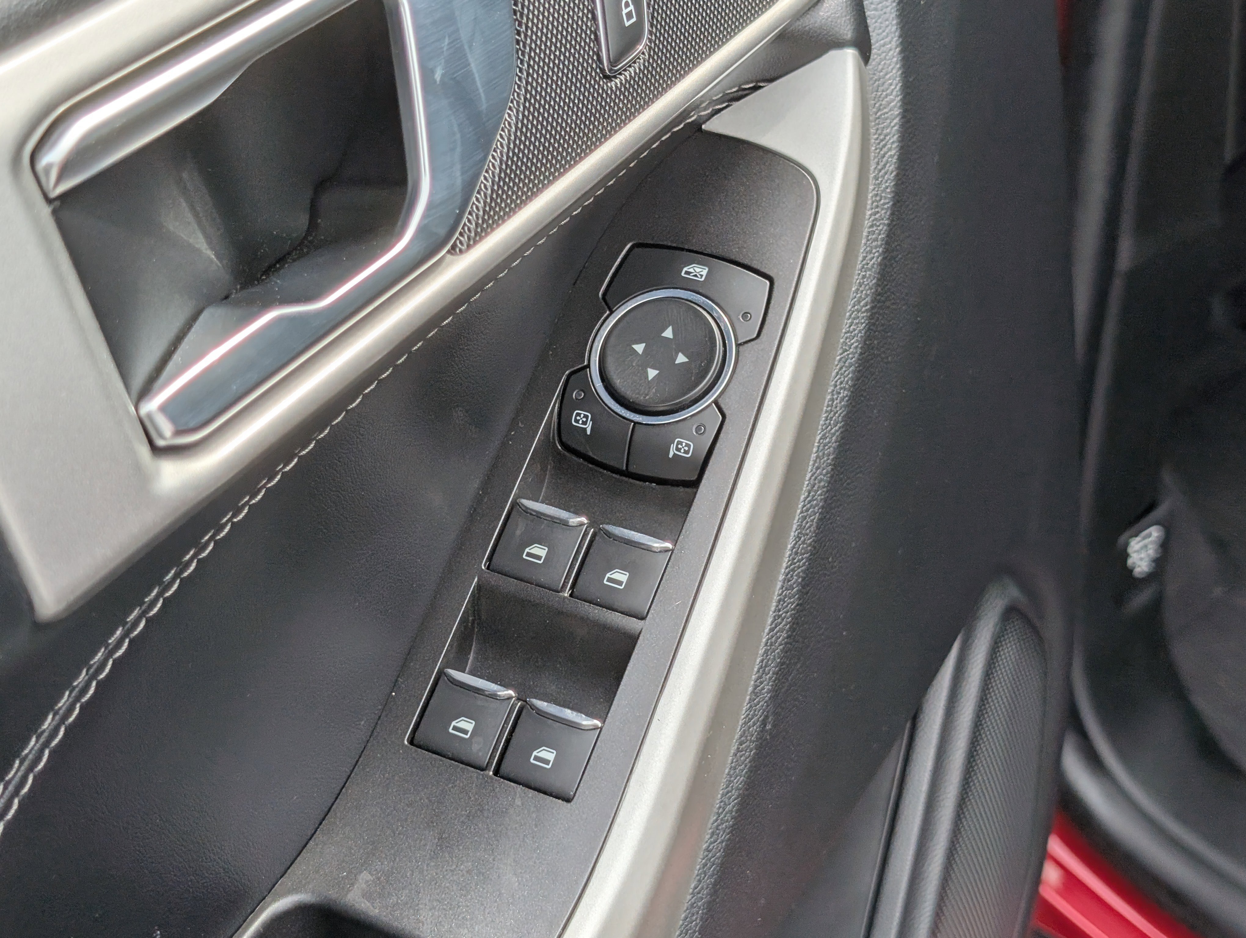 Certified 2022 Ford Explorer XLT w/ Equipment Group 202A image 23