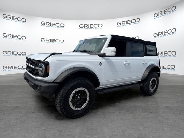 Certified 2022 Ford Bronco Outer Banks w/ Sasquatch Package AWD/4WD image 3