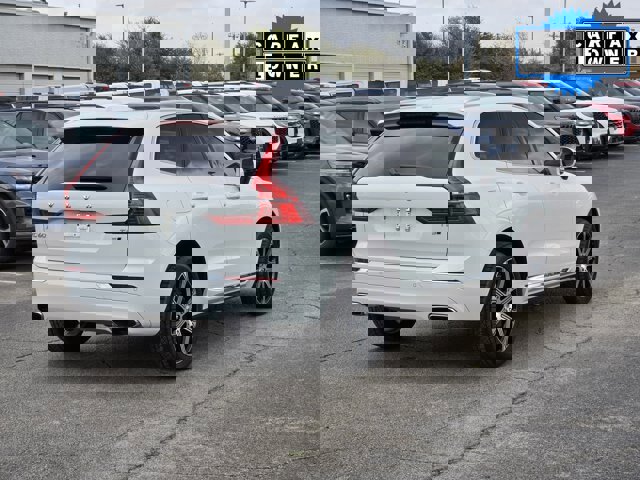 Used 2021 Volvo XC60 T5 Inscription w/ Protection Package image 4