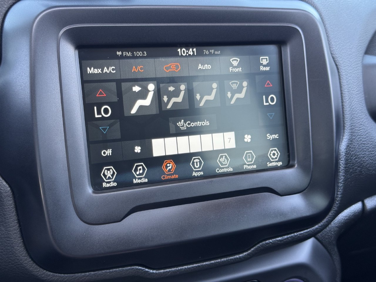 Used 2019 Jeep Renegade Limited AWD/4WD image 17