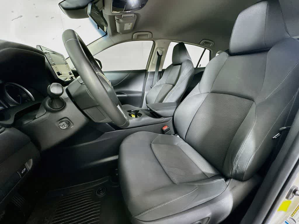 Used 2021 Toyota Venza LE AWD/4WD image 12