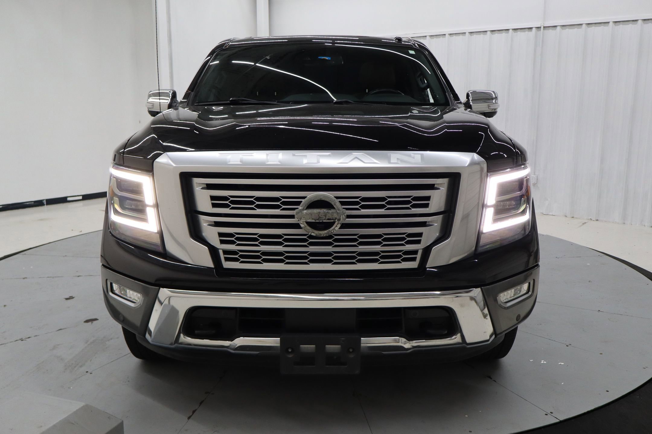 Used 2021 Nissan Titan Platinum Reserve w/ Moonroof Package image 11
